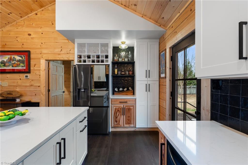 property viewer photo 16