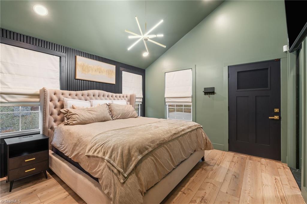 property viewer photo 18