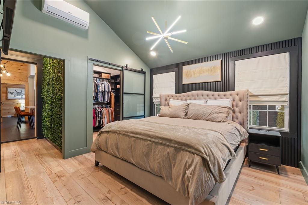 property viewer photo 19