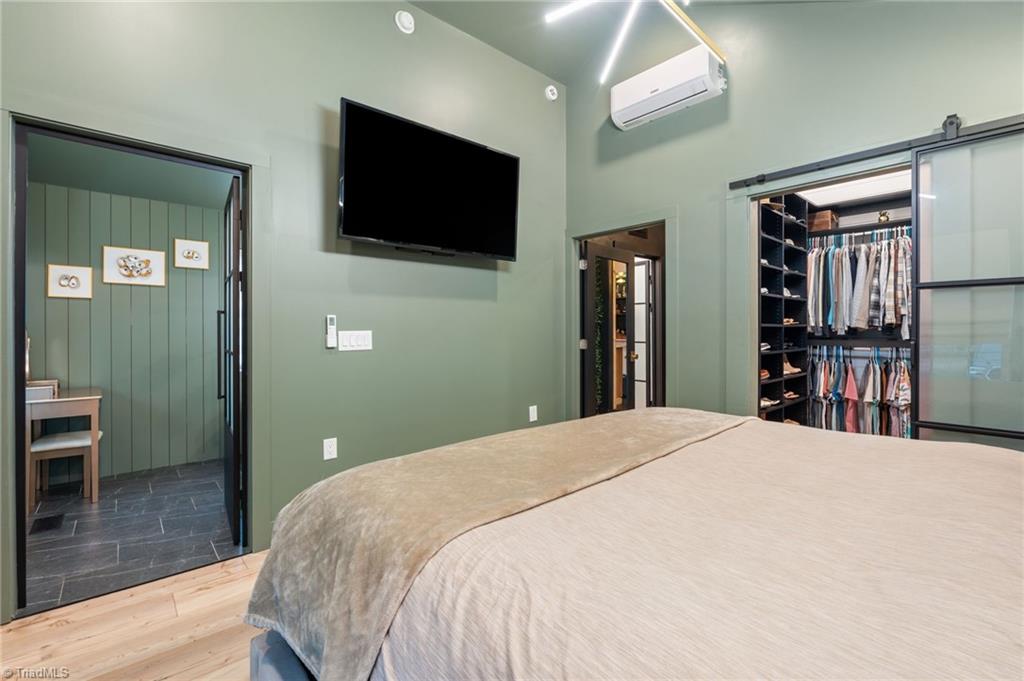 property viewer photo 20