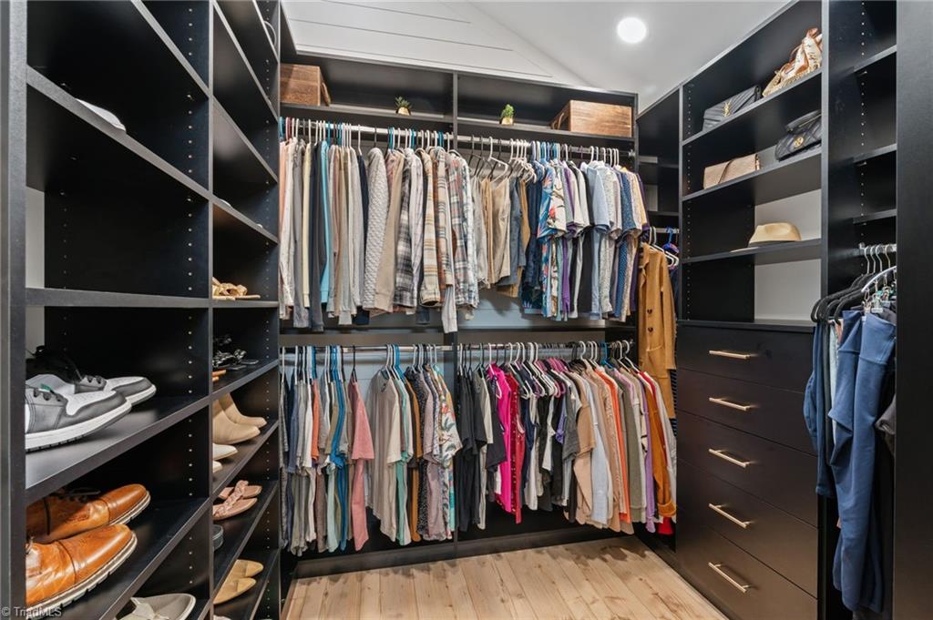 property viewer photo 24