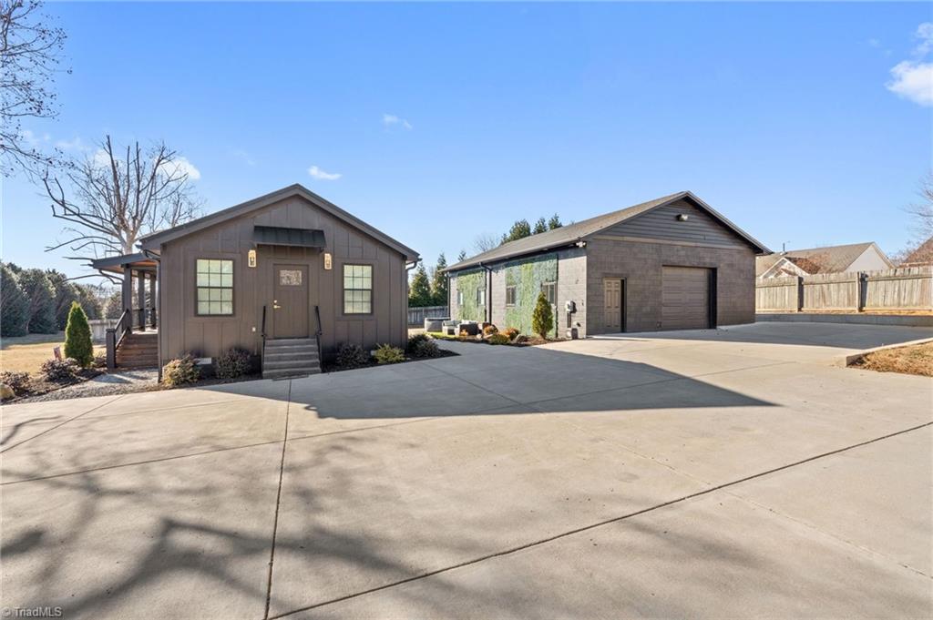 property viewer photo 3