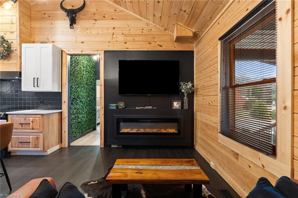 property viewer photo 9