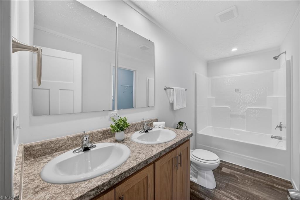 property viewer photo 18