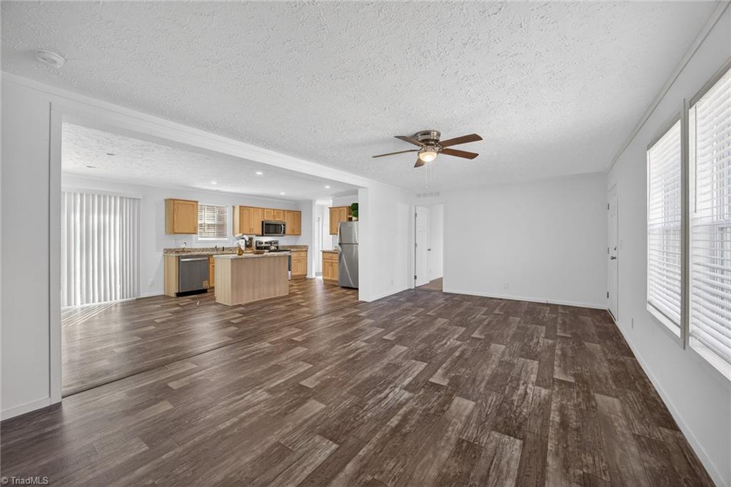 property viewer photo 6