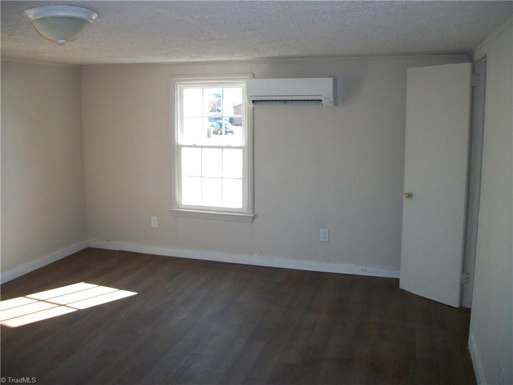 property viewer photo 3
