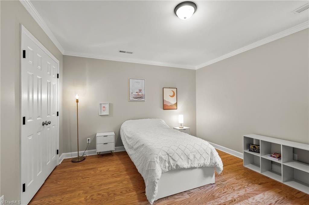 property viewer photo 20