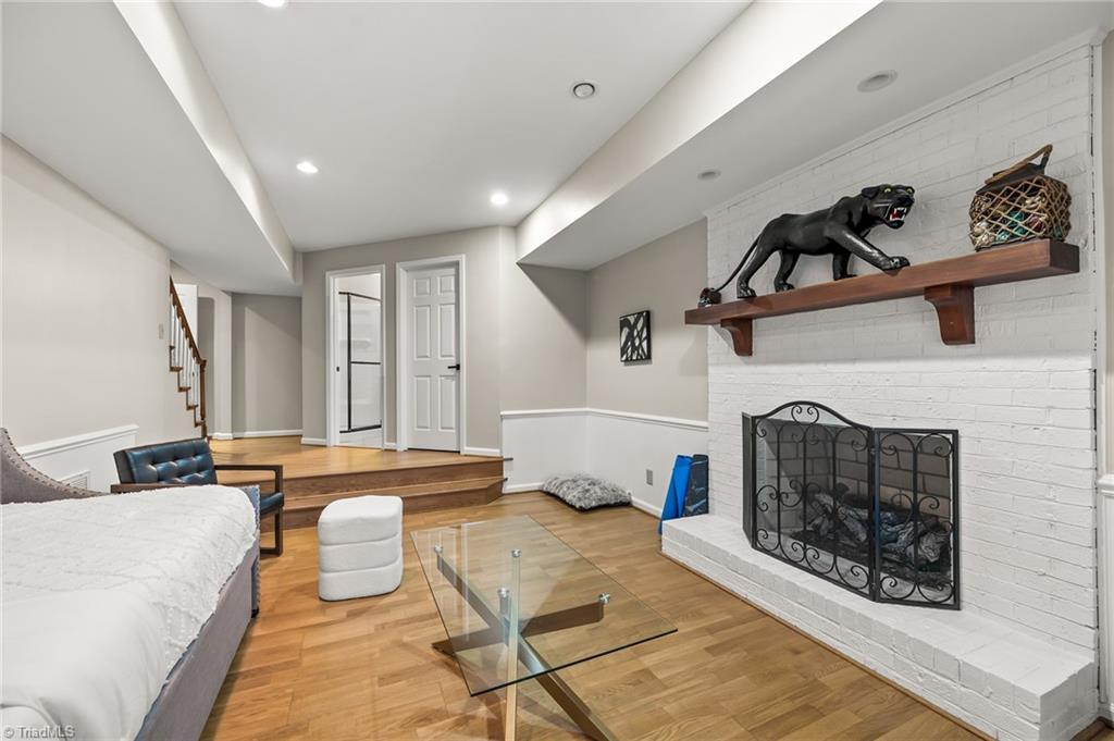 property viewer photo 25