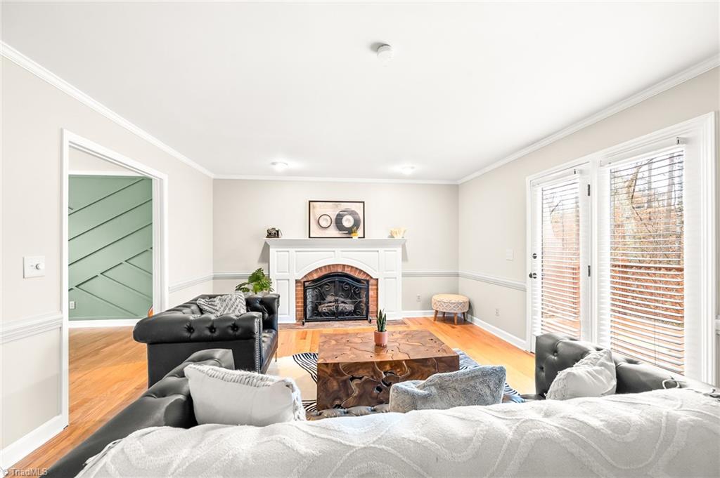 property viewer photo 4