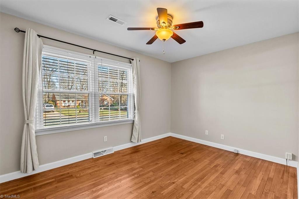 property viewer photo 33