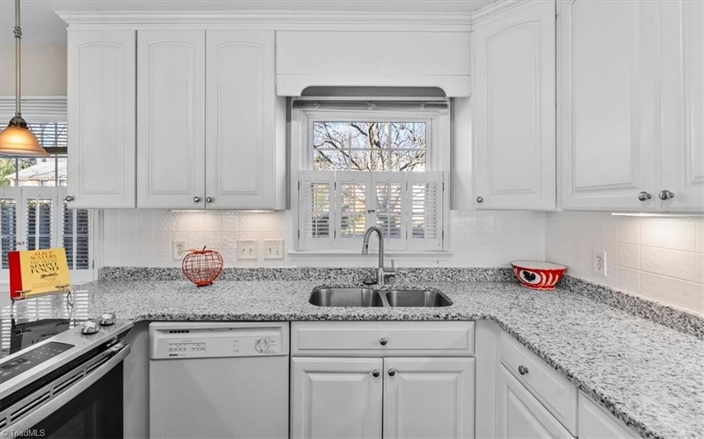 property viewer photo 9