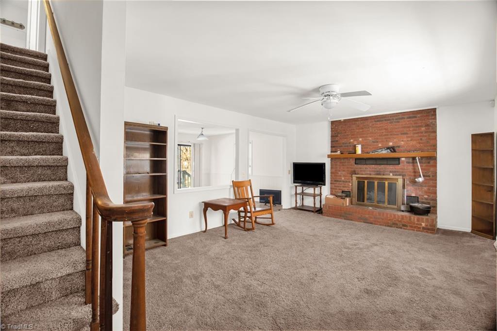 property viewer photo 3
