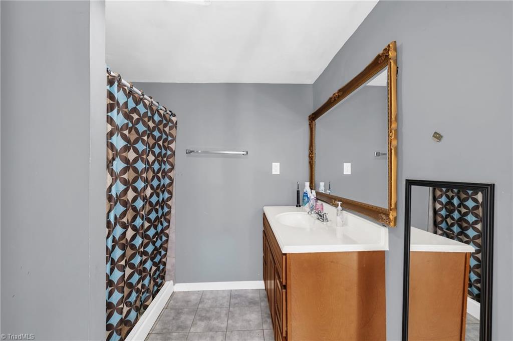 property viewer photo 18