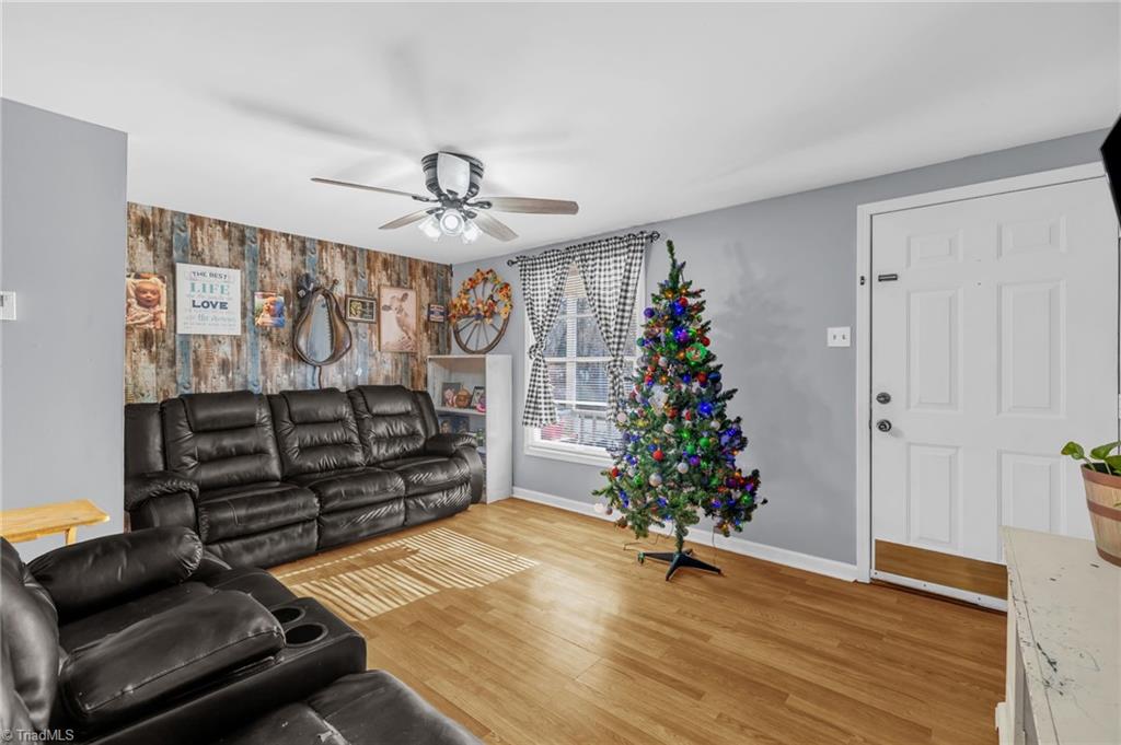 property viewer photo 7