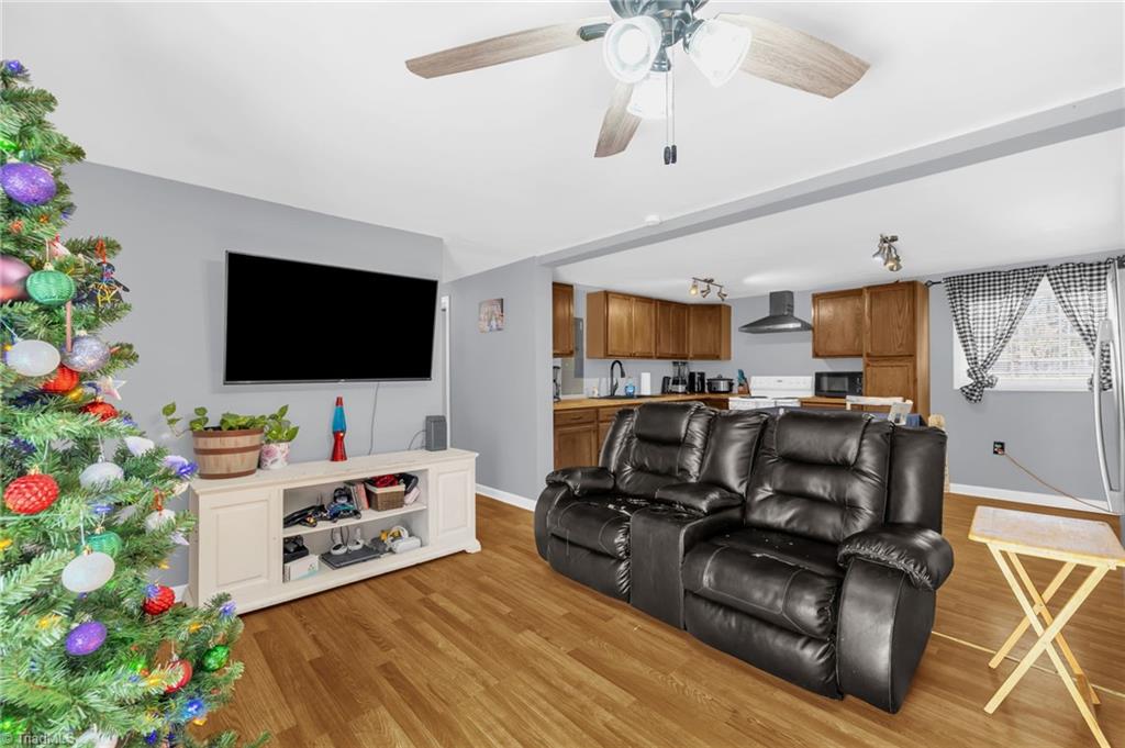 property viewer photo 9