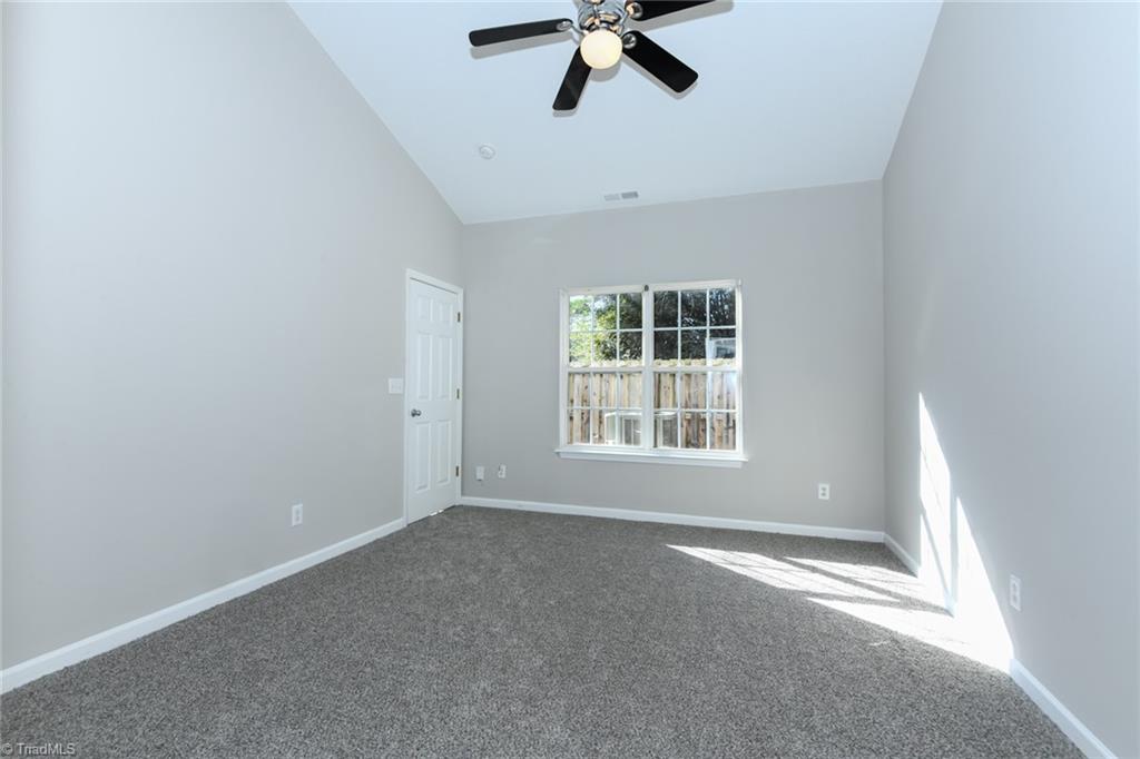 property viewer photo 16