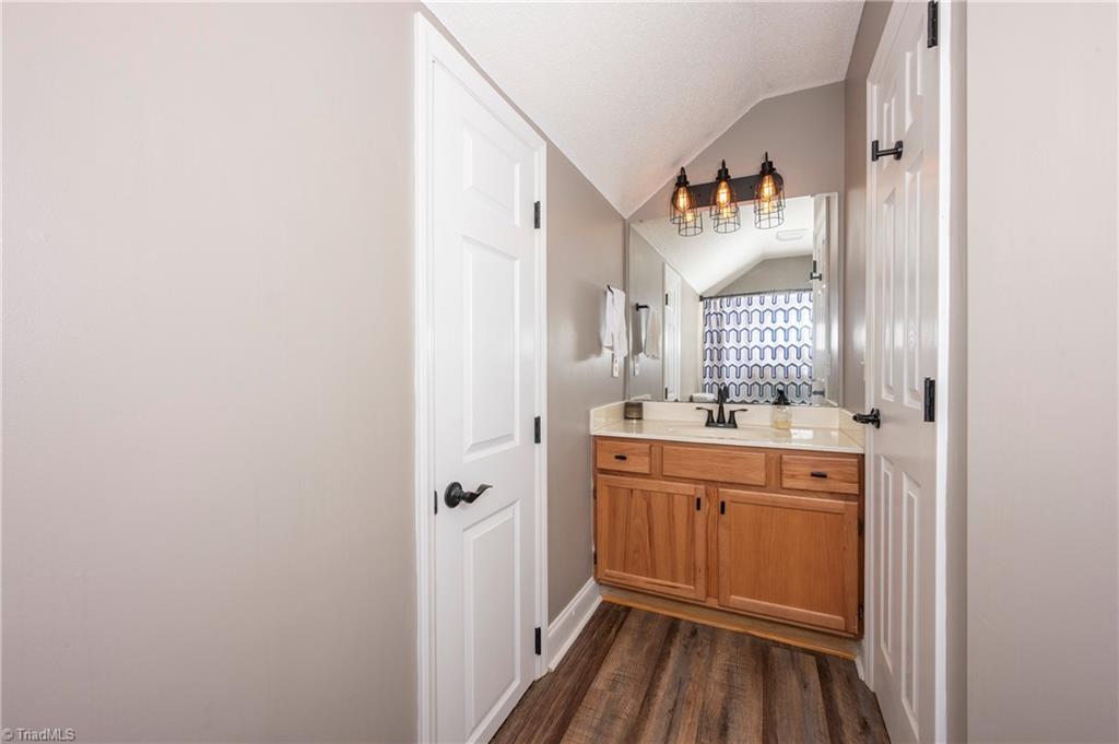property viewer photo 20