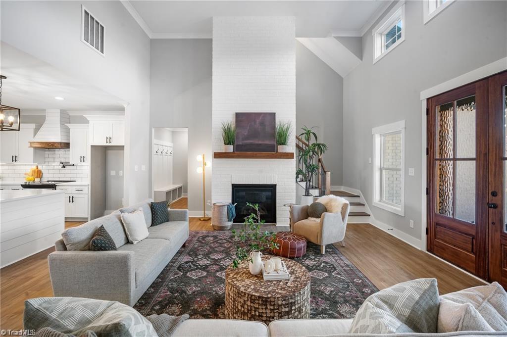 property viewer photo 1
