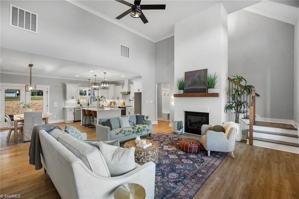 property viewer photo 2