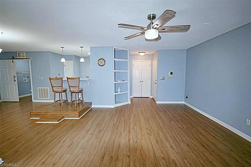 property viewer photo 3