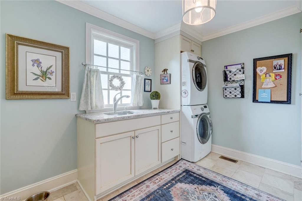 property viewer photo 13