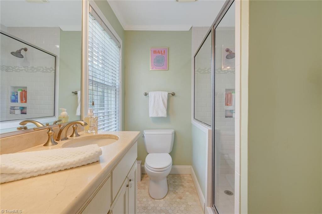 property viewer photo 24