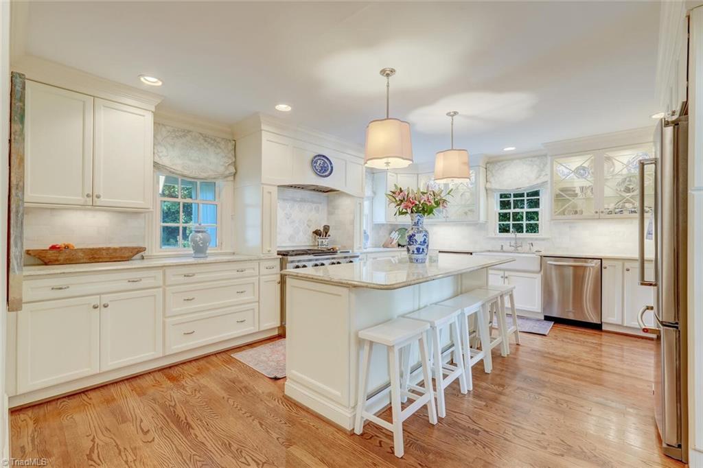 property viewer photo 3
