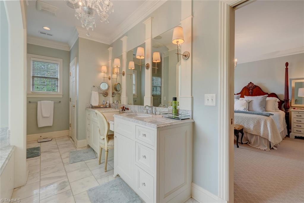 property viewer photo 7