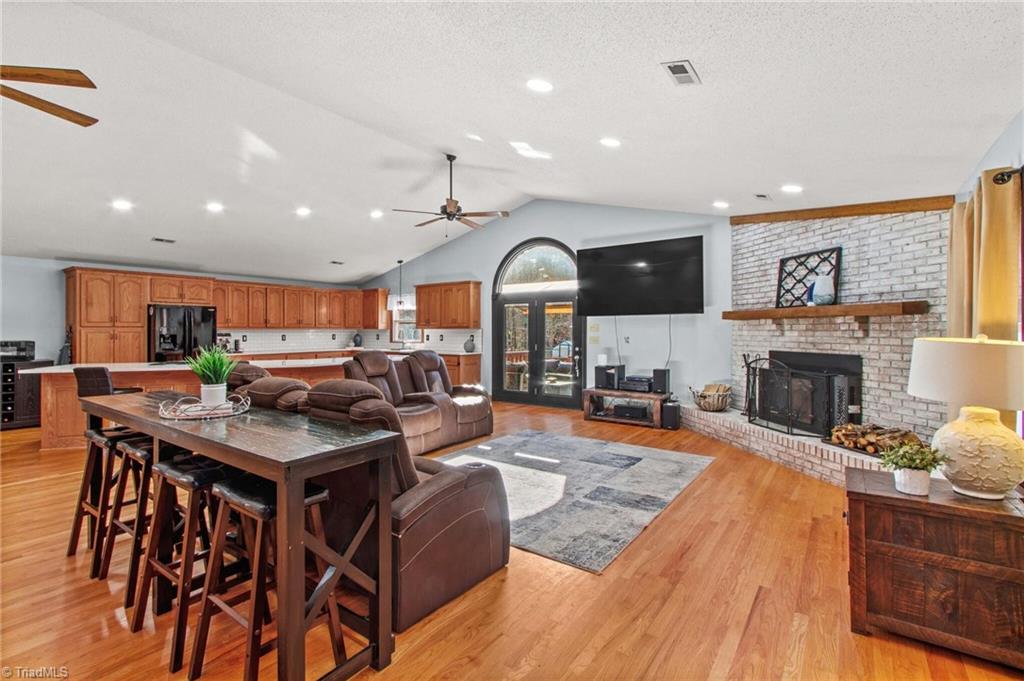 property viewer photo 12