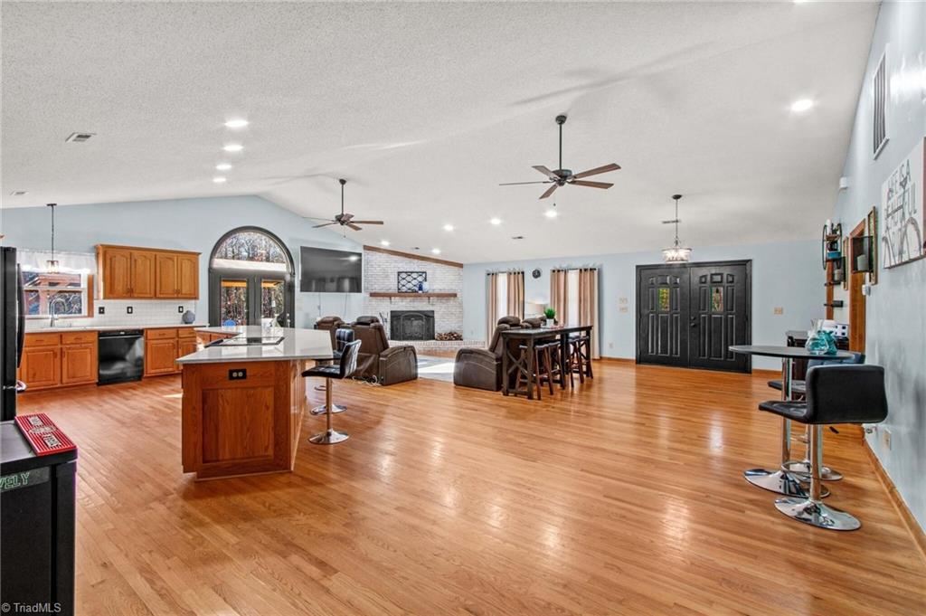 property viewer photo 18