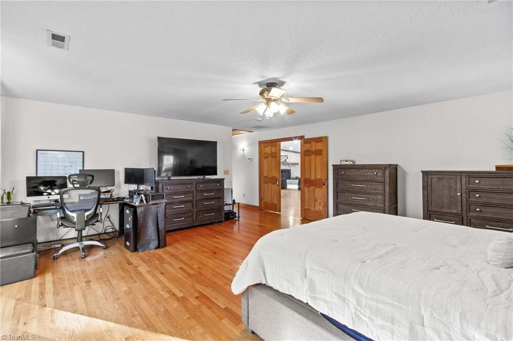 property viewer photo 20