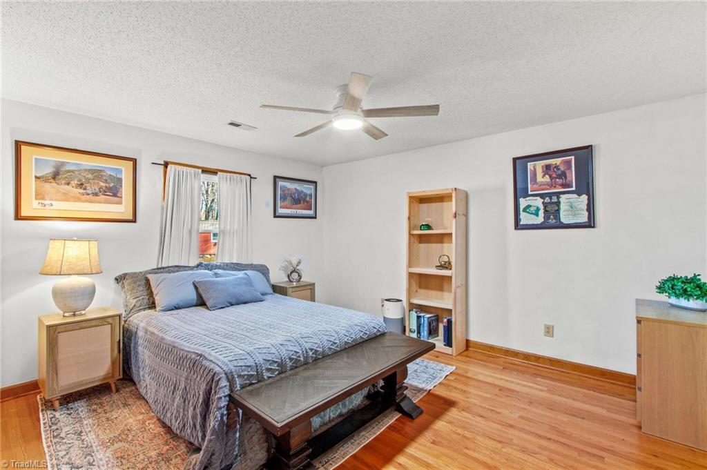 property viewer photo 23