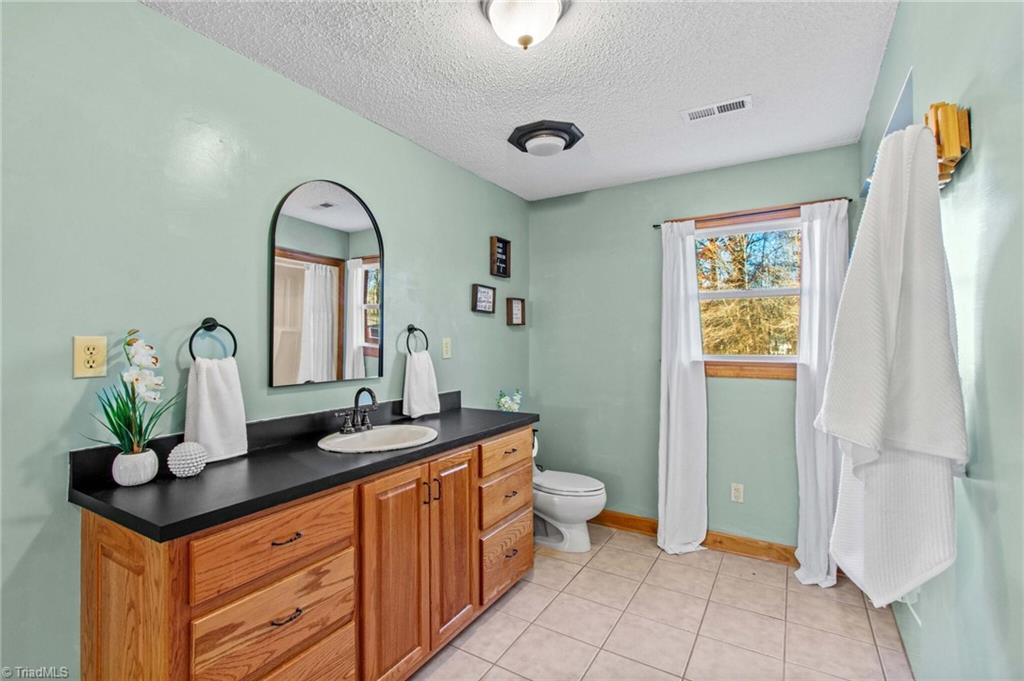 property viewer photo 25