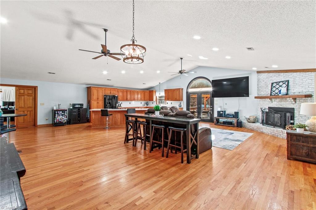 property viewer photo 9