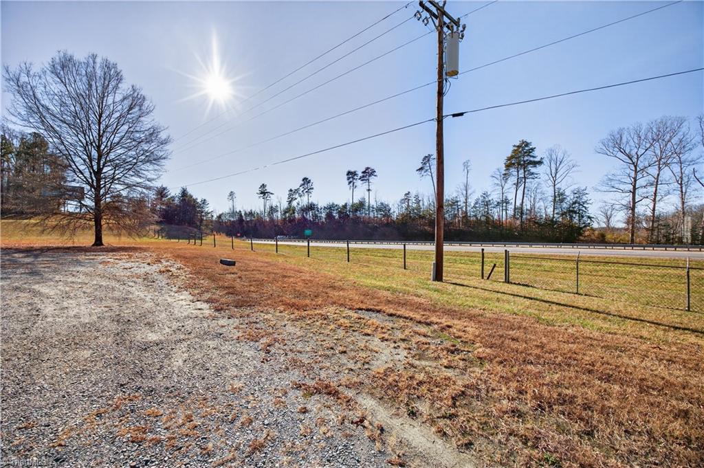 main property photo 40