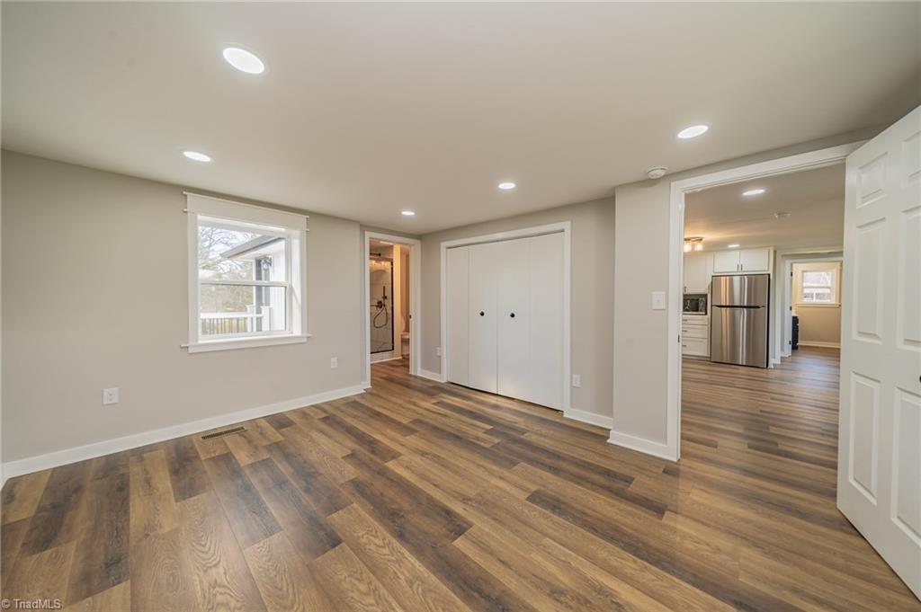 property viewer photo 18