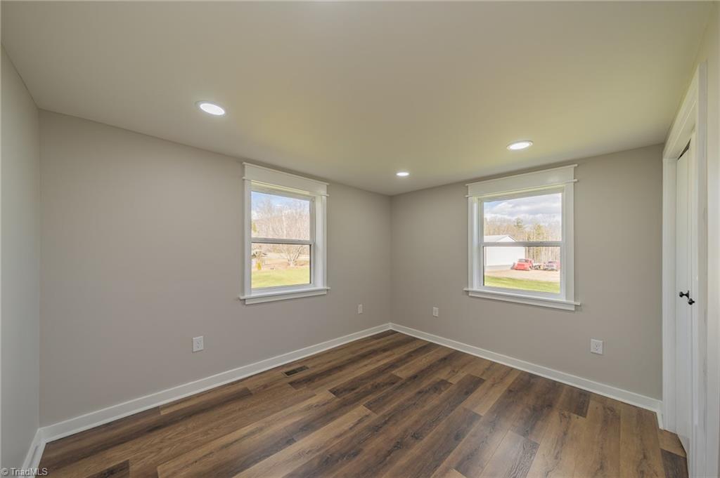 property viewer photo 7