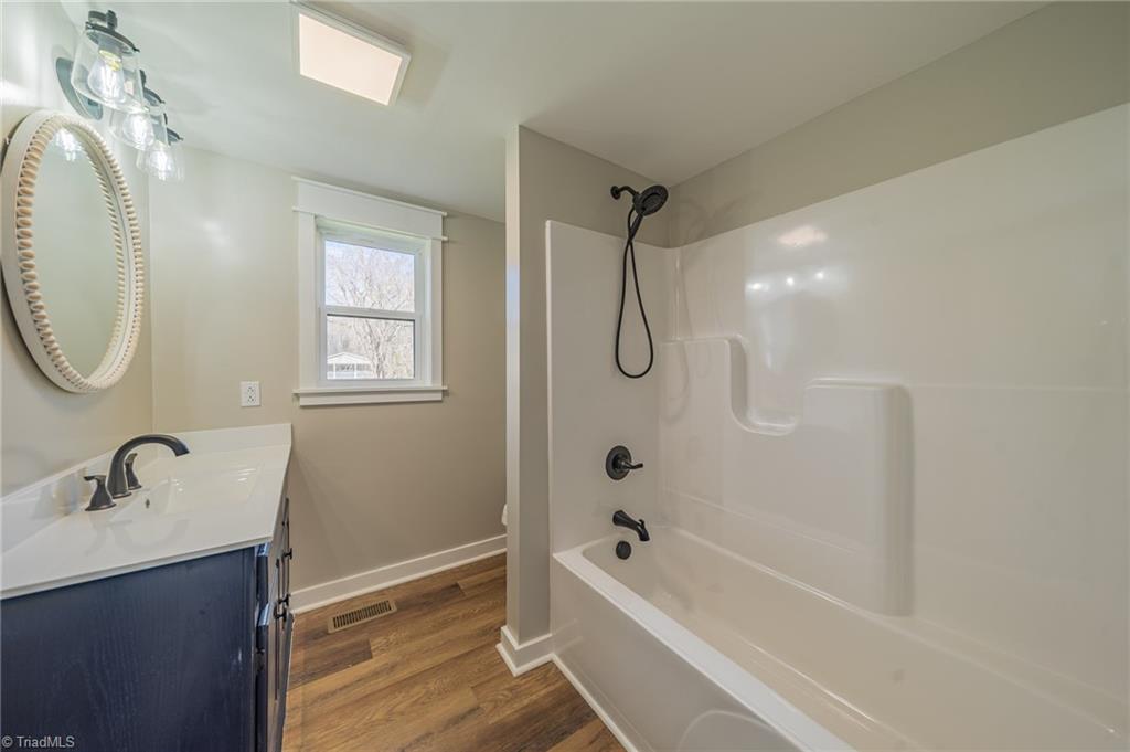 property viewer photo 8