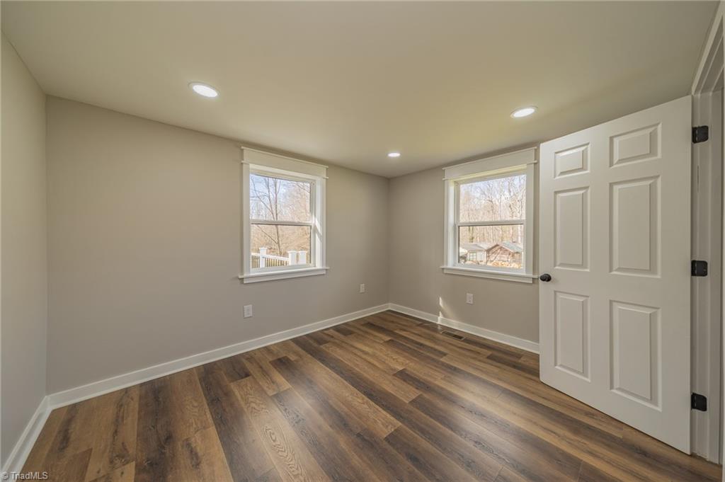 property viewer photo 9