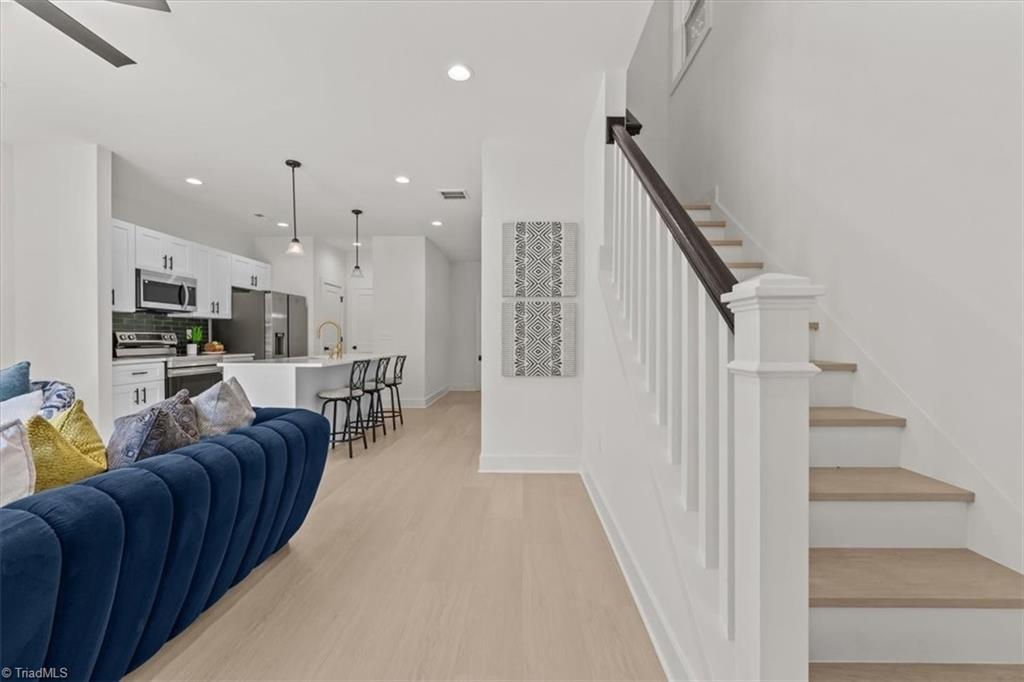 property viewer photo 1