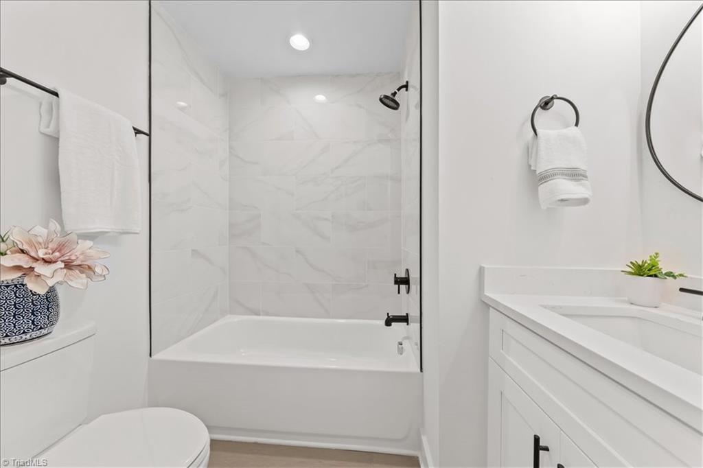 property viewer photo 13