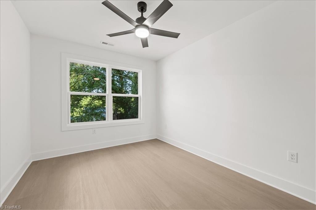 property viewer photo 18