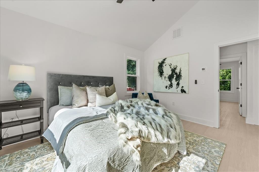 property viewer photo 19