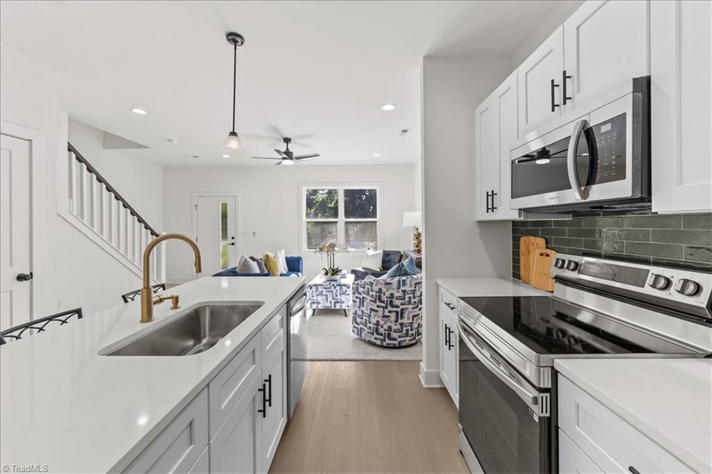 property viewer photo 6