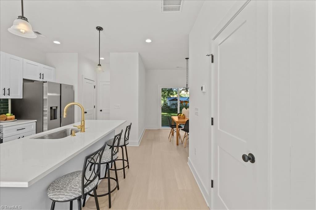 property viewer photo 9