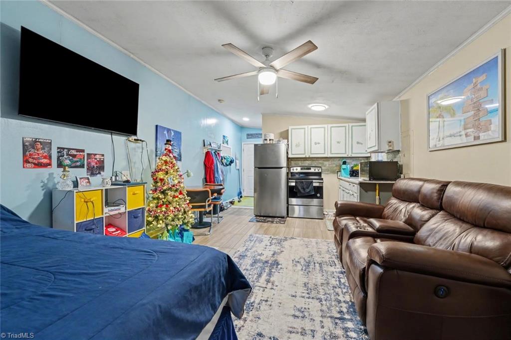 property viewer photo 23