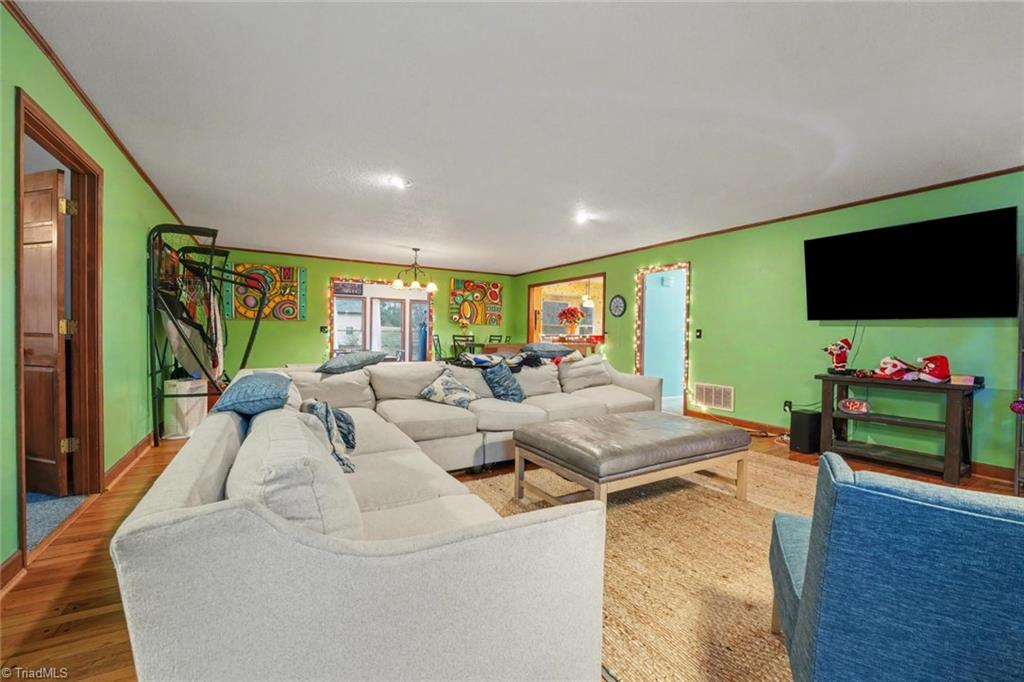 property viewer photo 4
