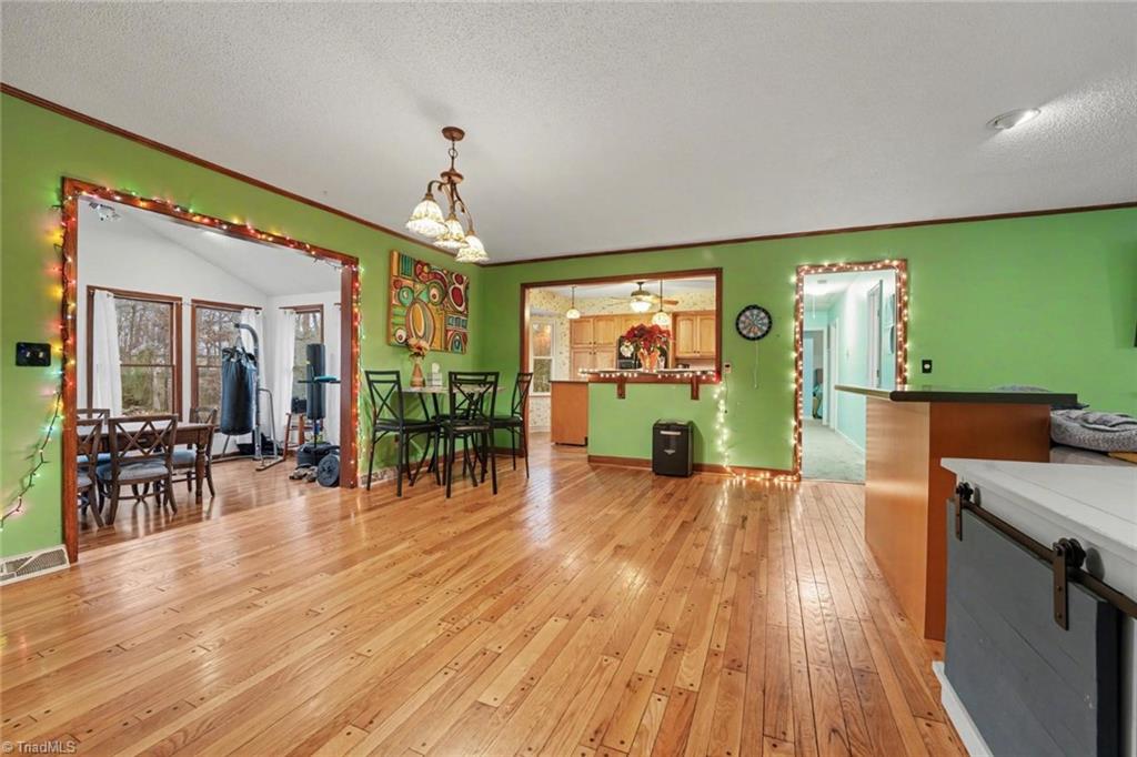 property viewer photo 9