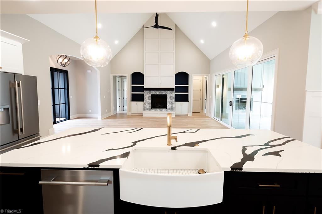 property viewer photo 13