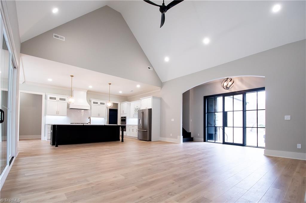 property viewer photo 23